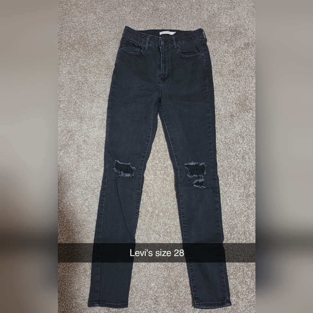 Levi's Women's Distressed Black Skinny Jeans